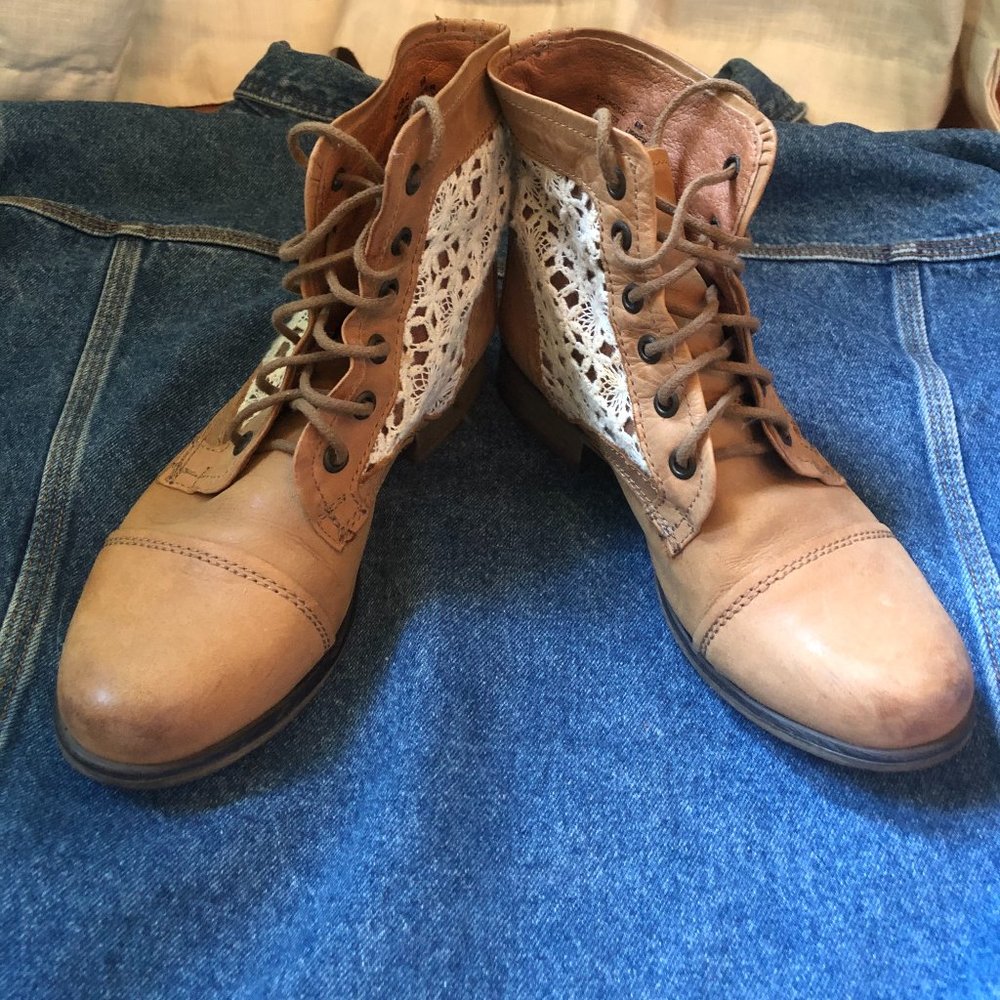 Steve Madden Lace up Booties